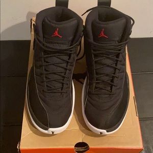 Air Jordan 12 Retro reverse Taxi’s size 8